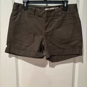 DKNY Dark Green Bermuda Shorts Women’s Size 12 Cotton Stretch Casual